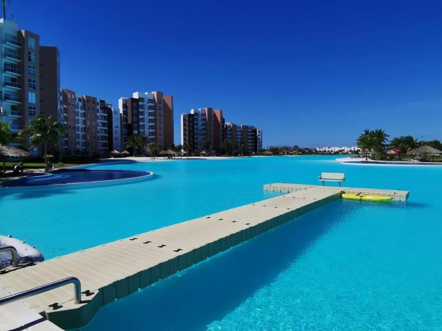 Departamento Con Laguna Artificial *