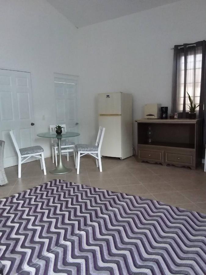 Junior Privada 7 Min Del Aeropuerto Habitación en casa particular Cancún