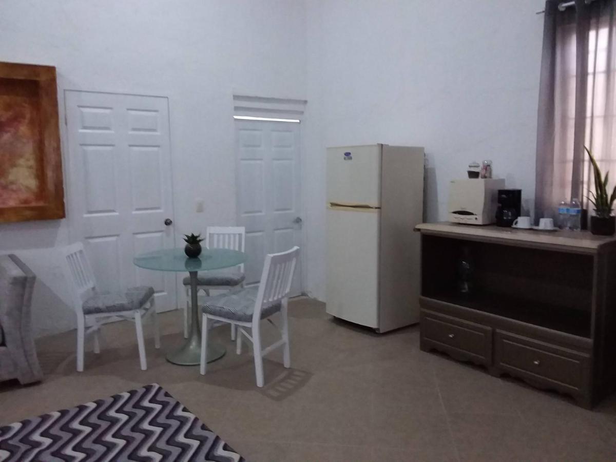 Habitación en casa particular Junior Privada 7 Min Del Aeropuerto