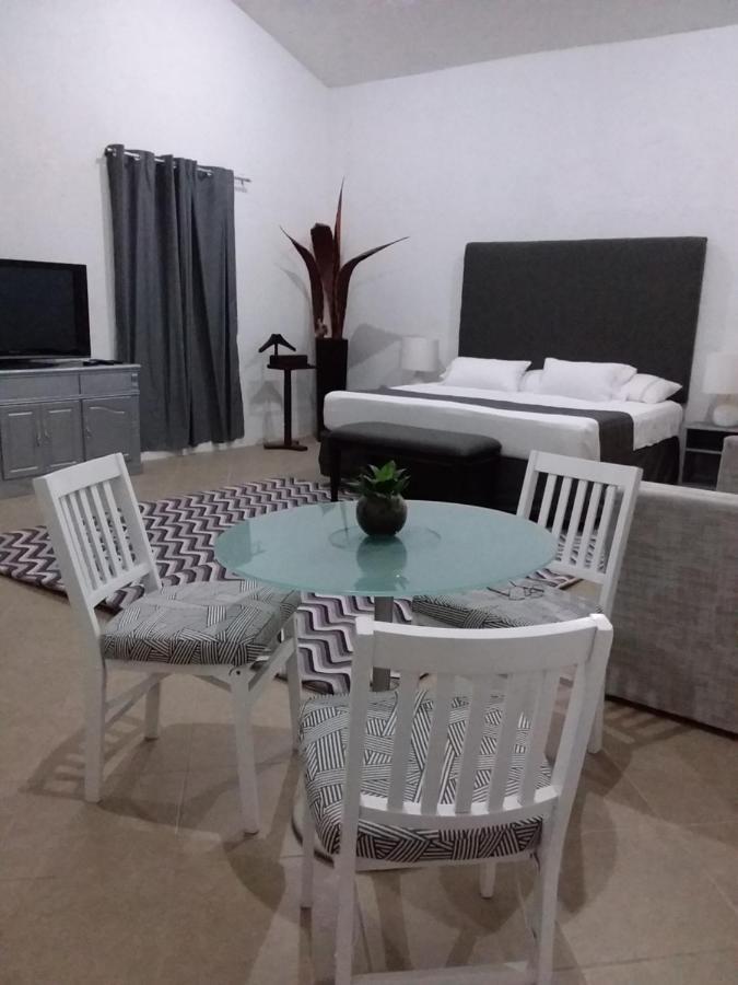 Habitación en casa particular Junior Privada 7 Min Del Aeropuerto *