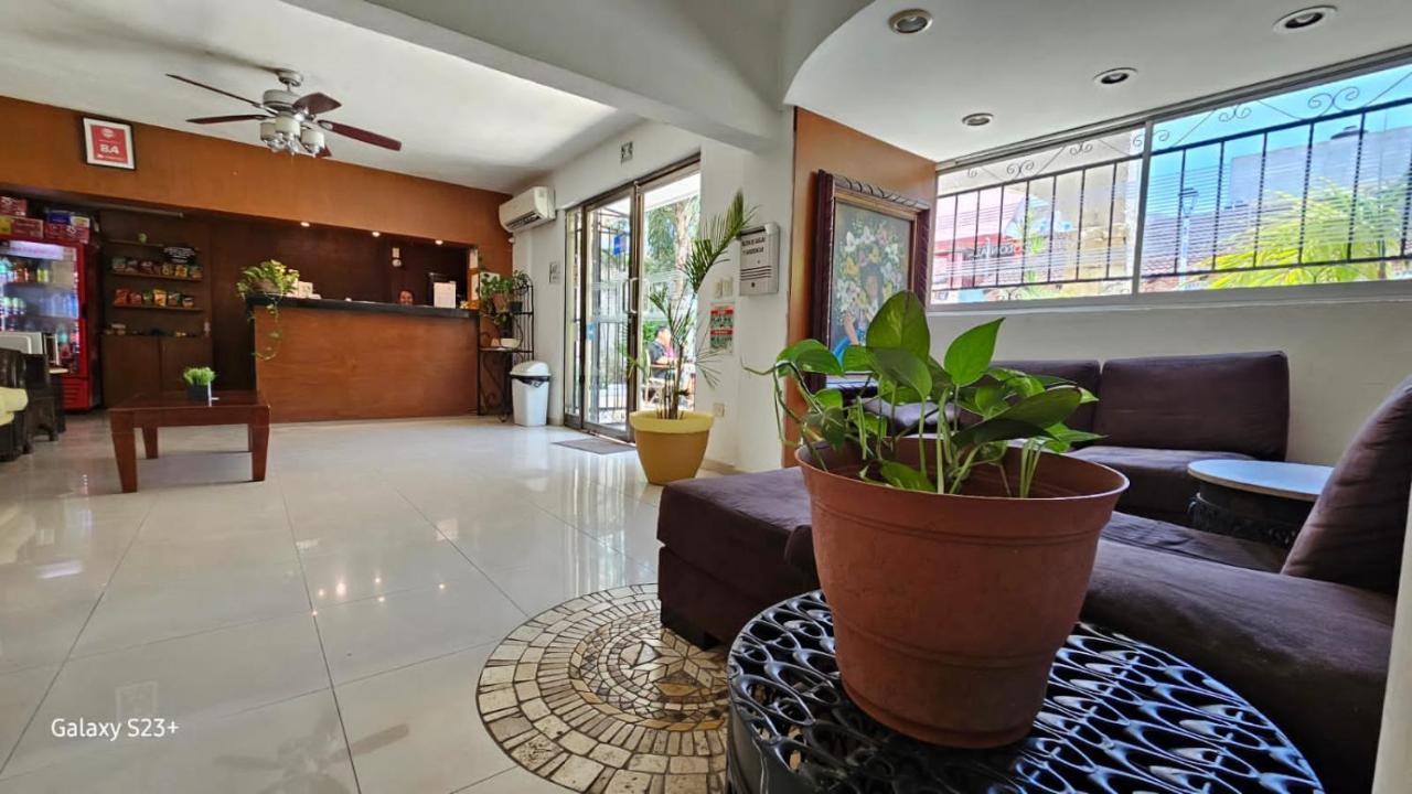 Hotel Grand Colonial