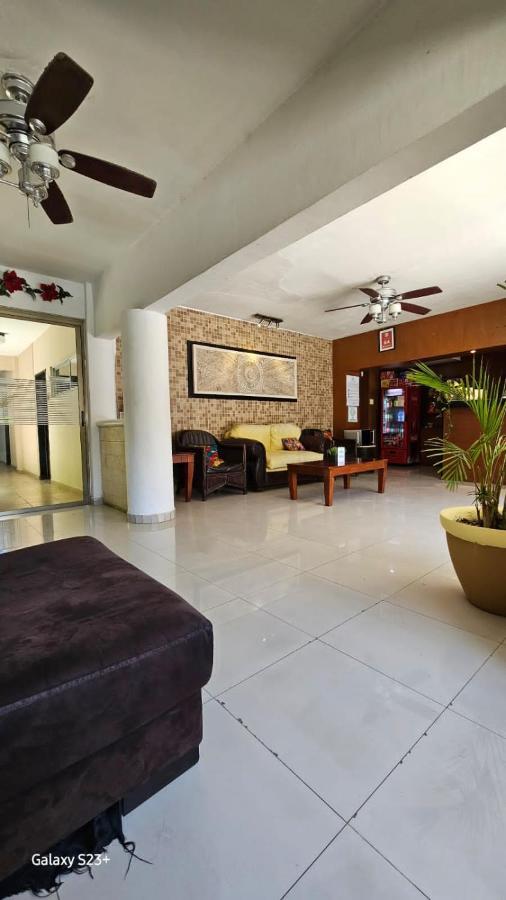 Colonial 3*