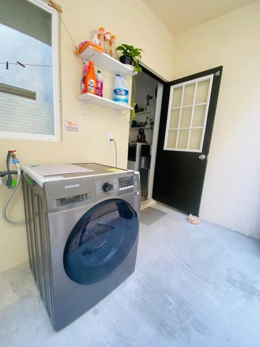 Apartamento Beautiful Swimming Pool And 5 Star Amenities