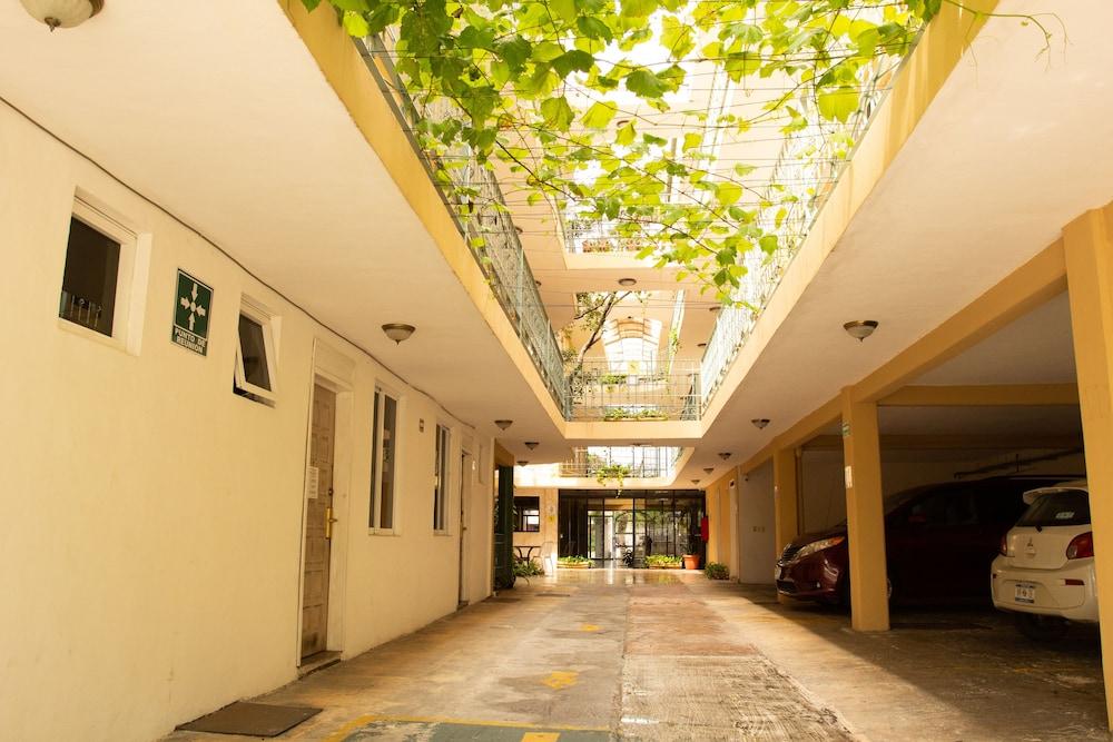 Dogtown Hotel