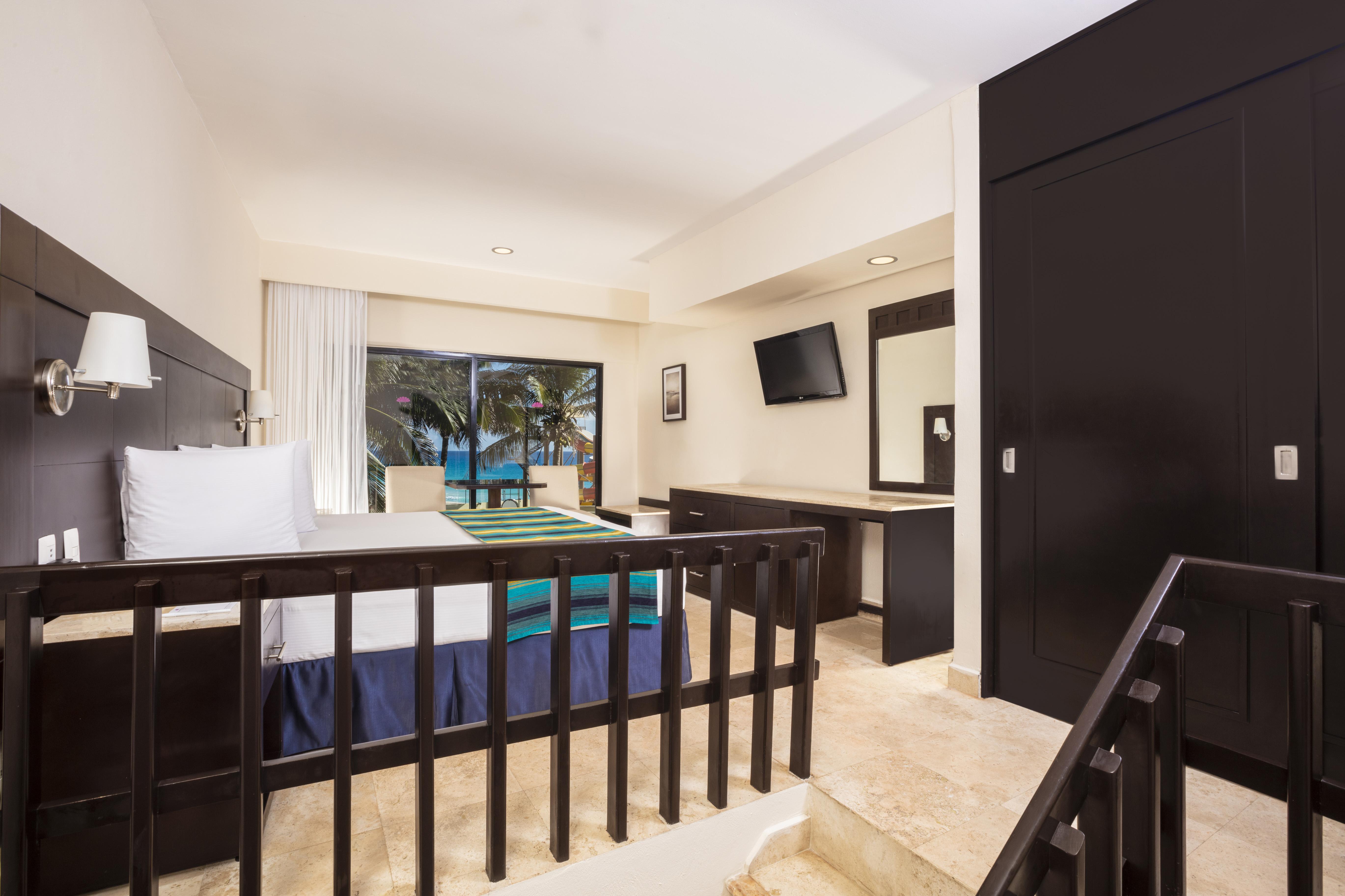 Crown Paradise Club