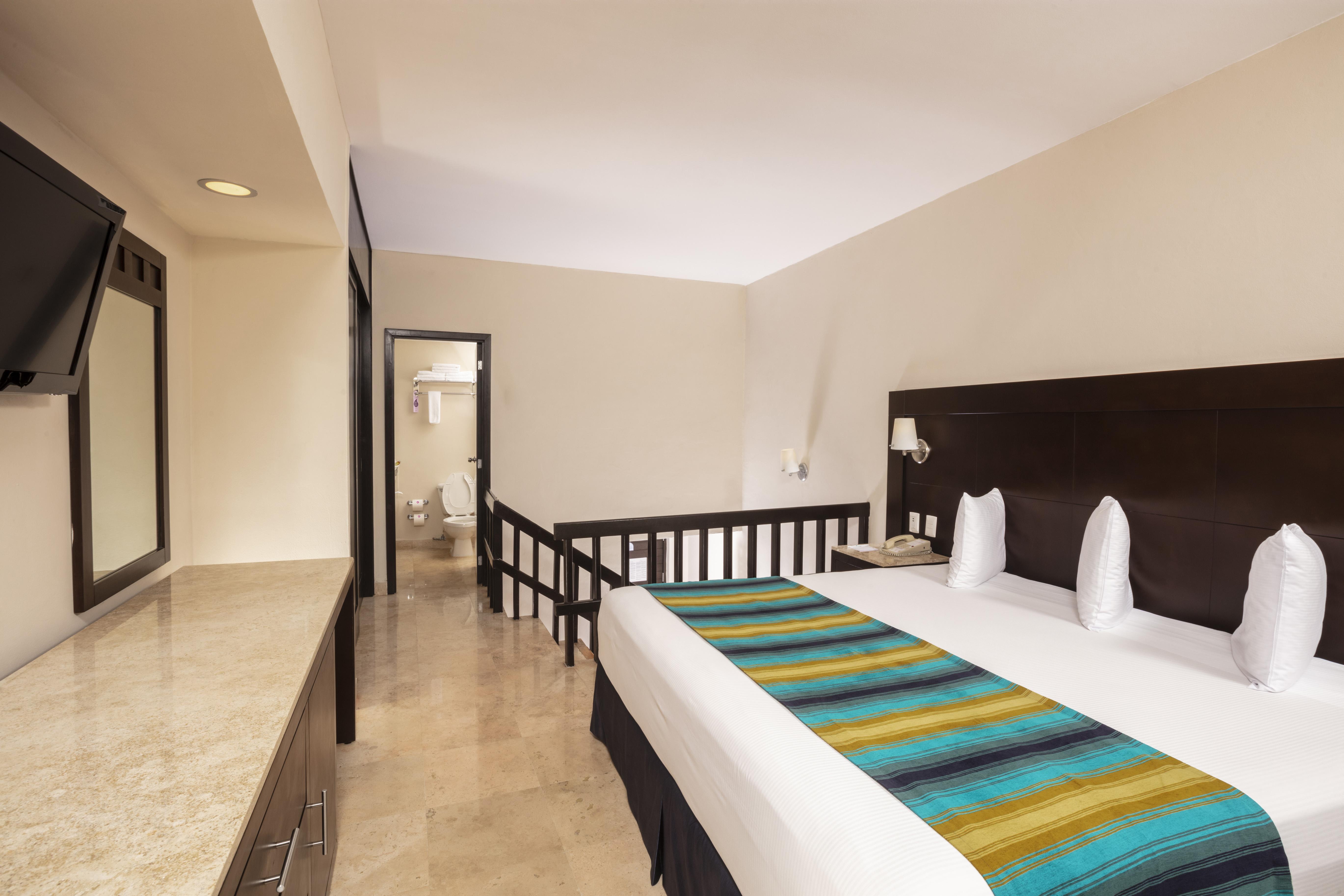 Crown Paradise Club Resort Cancún