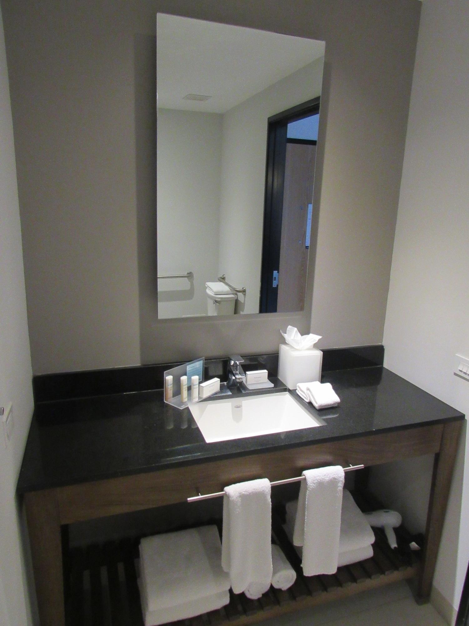 Hampton By Hilton Cumbres Hotel Cancún