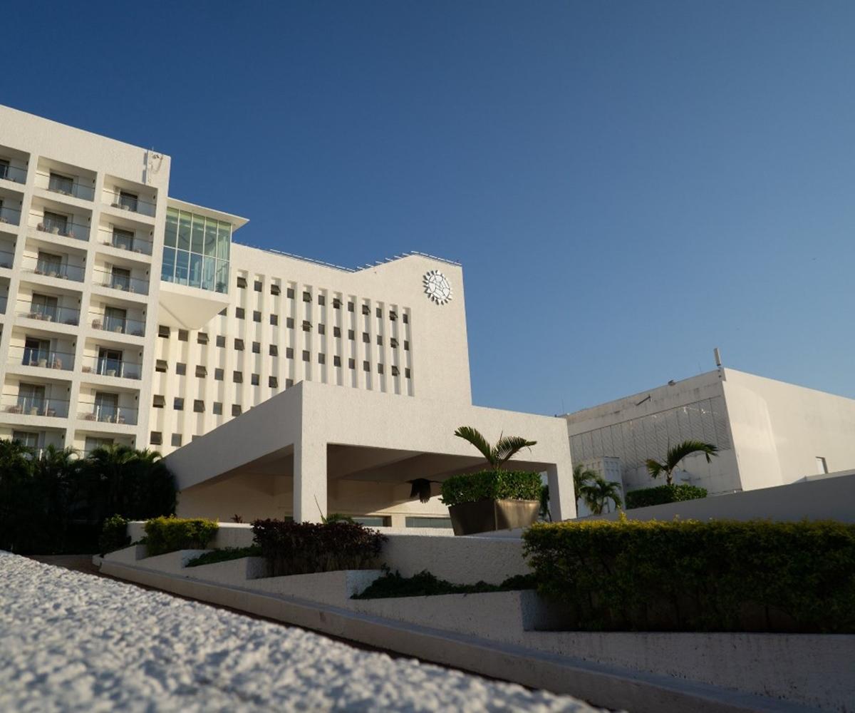 Sunset Royal Cancún