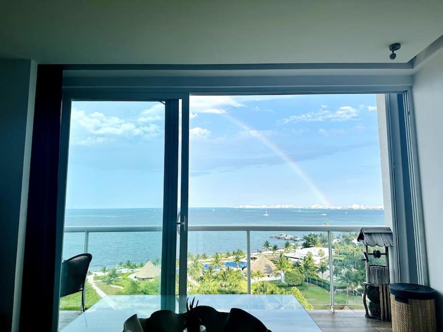 Punta Me Luxury Front Amara *