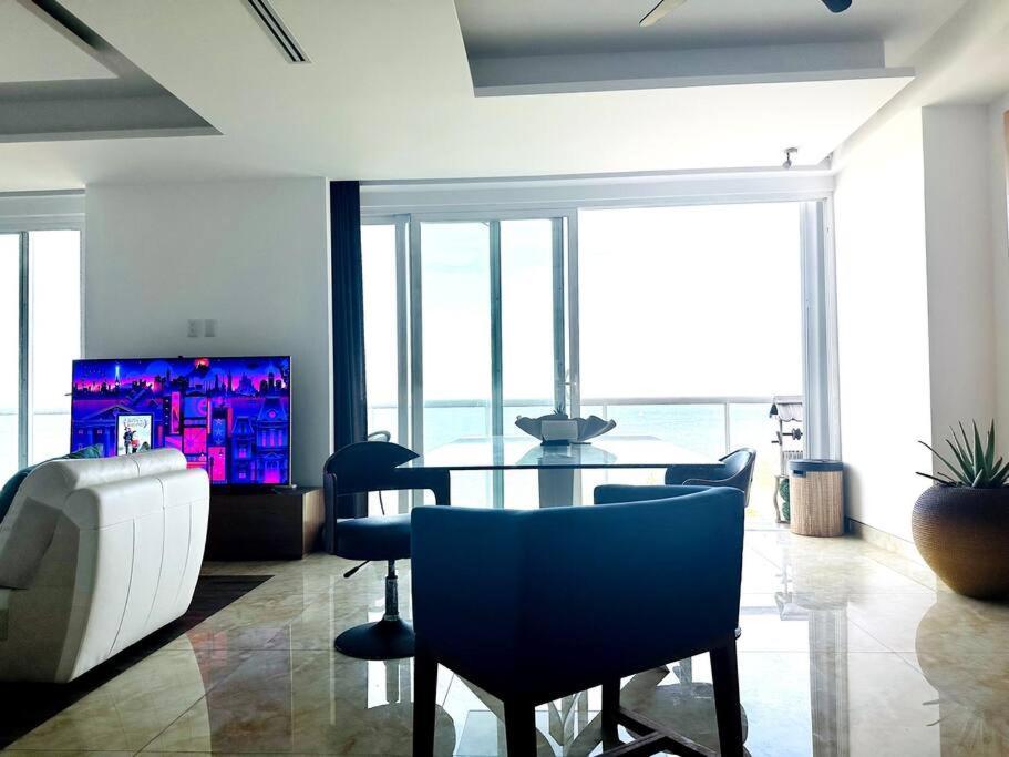 Punta Me Luxury Front Amara