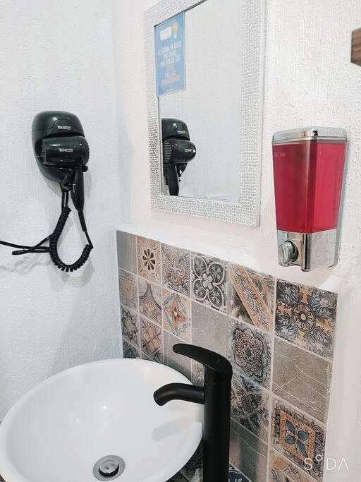 Depa Colibri Cancun, A/a Y Wi-fi, En Planta Baja. * Cancún