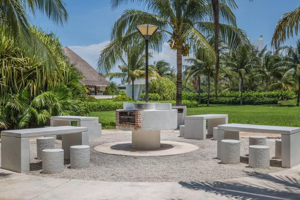 Seacost Beachfront 2bdr With Pool By Casa Paraiso Cancún