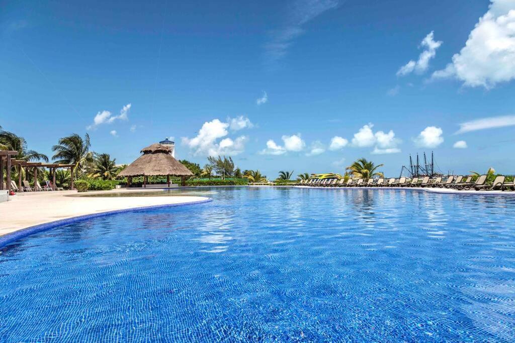Apartamento Seacost Beachfront 2bdr With Pool By Casa Paraiso *