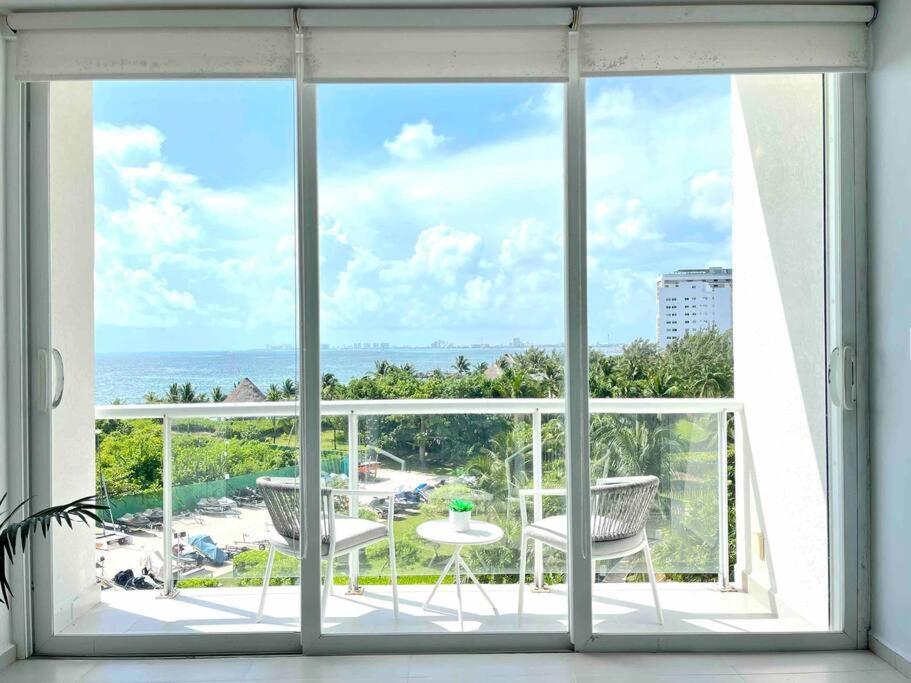 Seacost Beachfront 2bdr With Pool By Casa Paraiso Cancún
