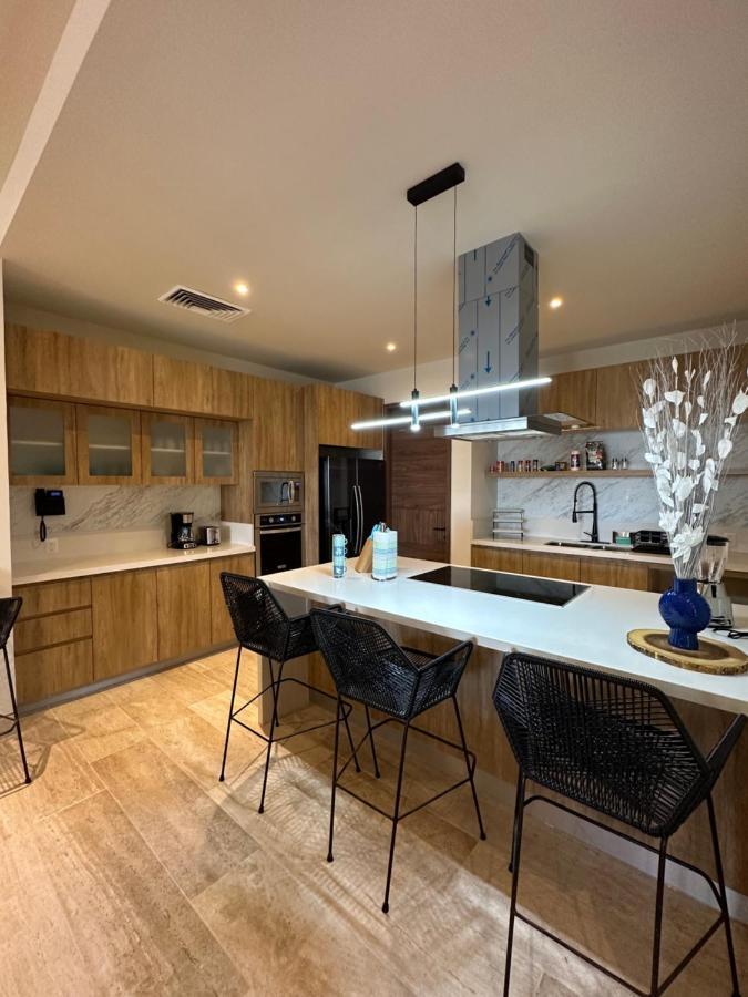 Lujoso Apartamento, Nuevo! *