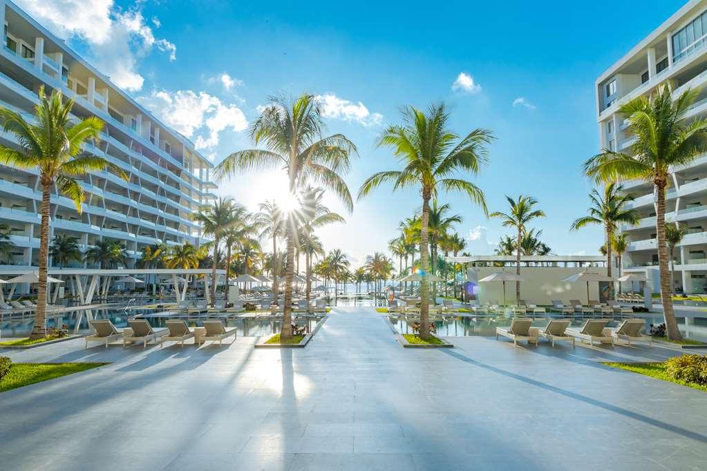 Garza Blanca And A Tafer Hotel