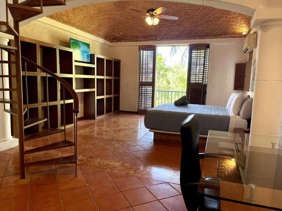 5br Waterfont Private With Pool & Gardens By Solmar Villa *
