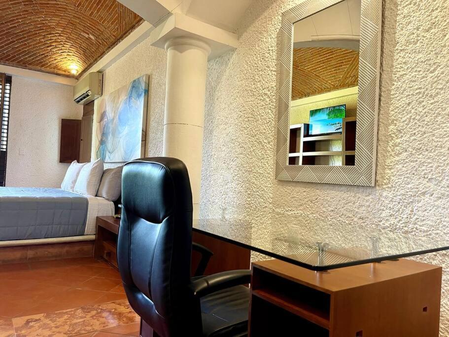 5br Waterfont Private With Pool & Gardens By Solmar Villa *