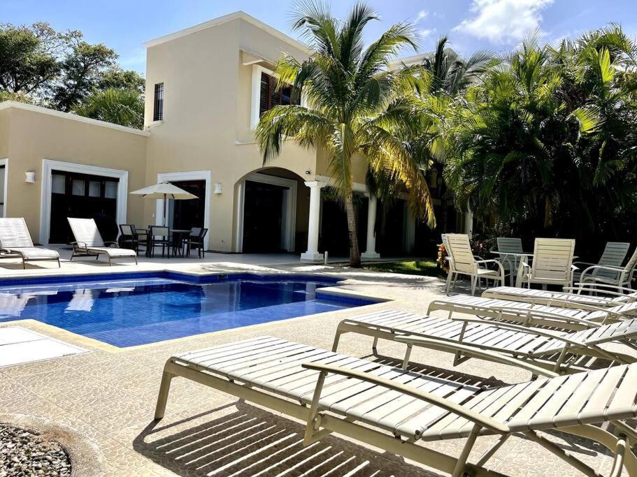 Villa 5br Waterfont Private With Pool & Gardens By Solmar *