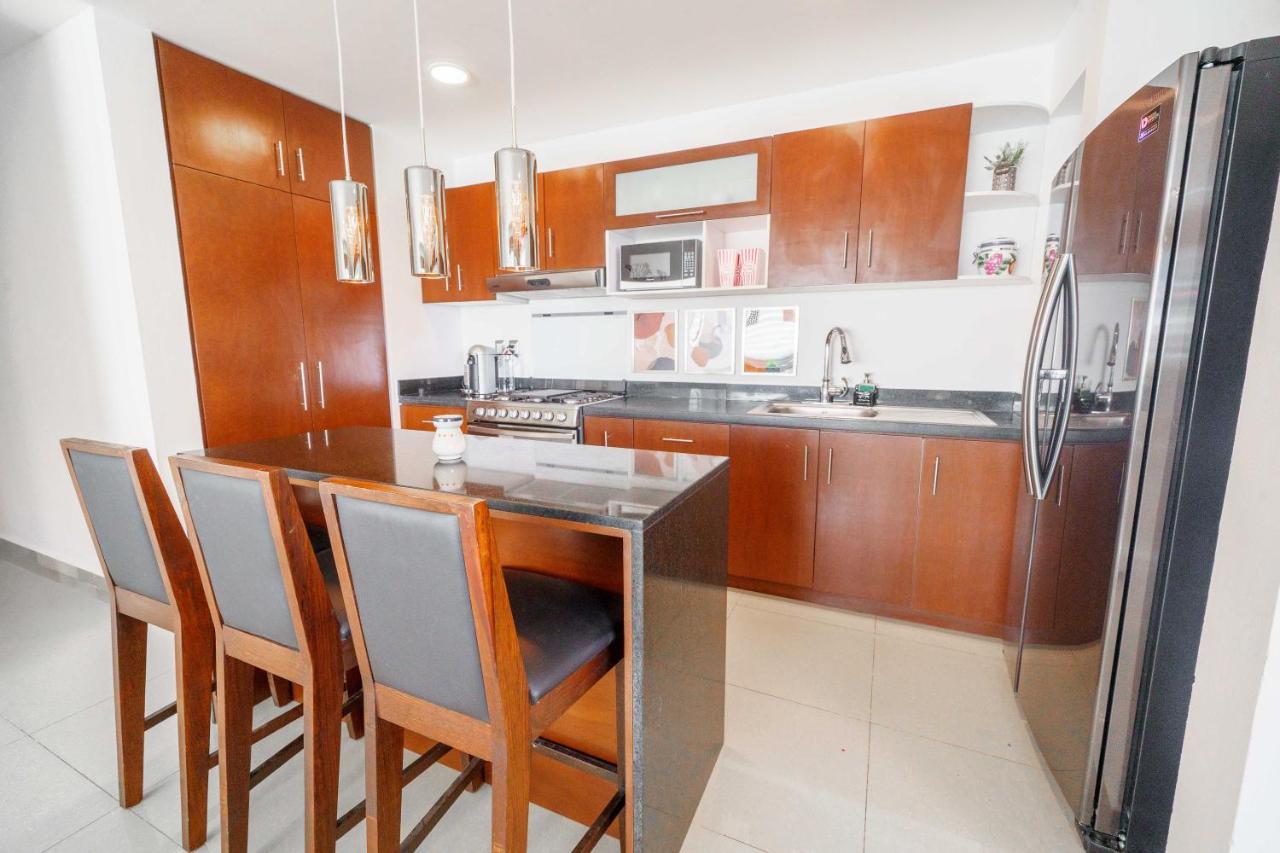 Stylish Three-bedroom W/pool Apartamento