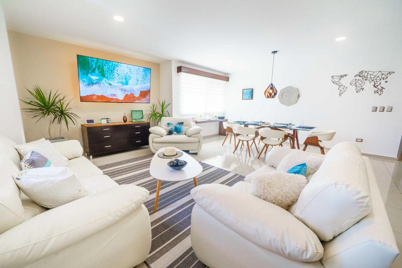 Stylish Three-bedroom W/pool *