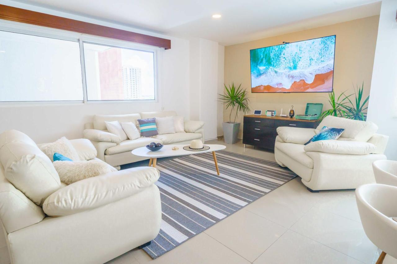 Stylish Three-bedroom W/pool Apartamento