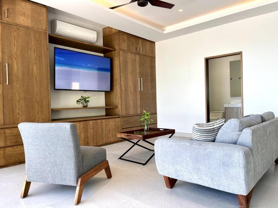 Holiday home 6br Modern Oceanfront With Infinity Pool By Solmar *