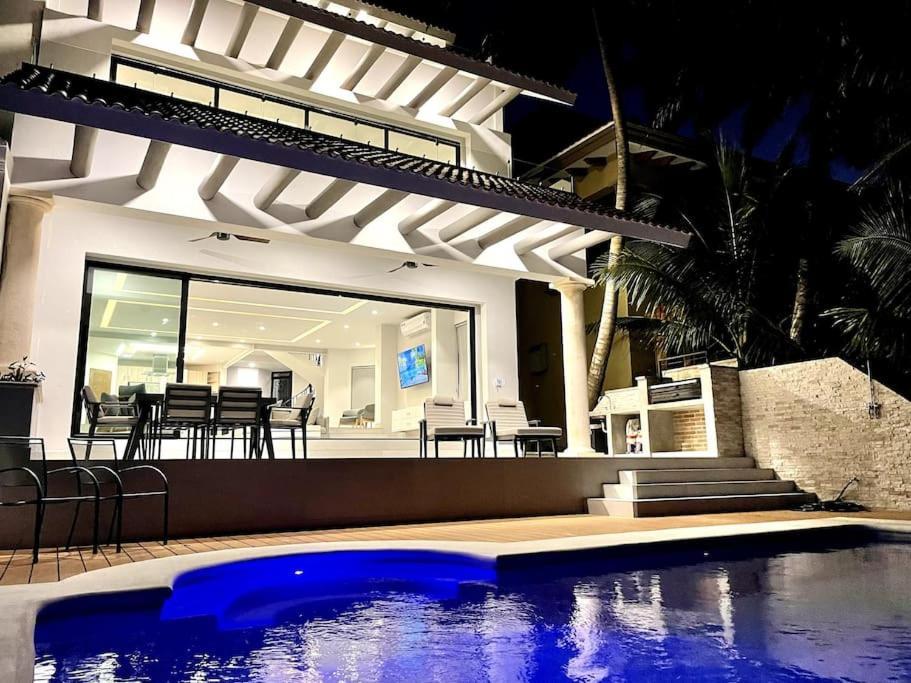 Holiday home 6br Modern Oceanfront With Infinity Pool By Solmar Cancun