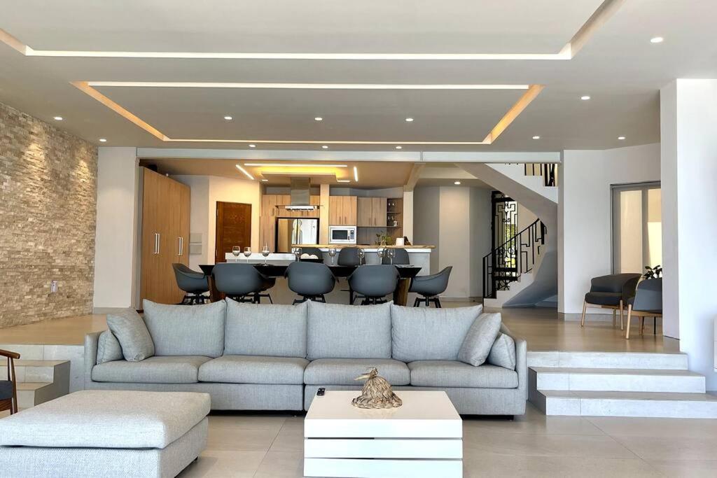 6br Modern Oceanfront With Infinity Pool By Solmar Holiday home *