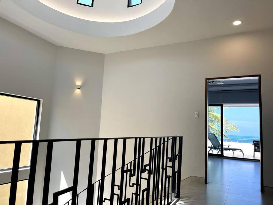 Holiday home 6br Modern Oceanfront With Infinity Pool By Solmar