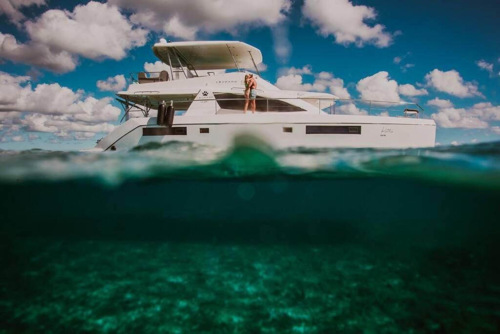 Luxury Yacht With Private Island * Cancún