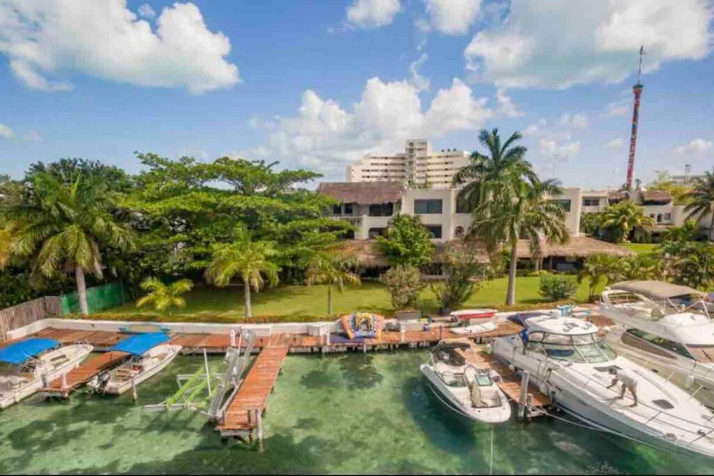Villa *villa Sicilia Lagoon Front By Casa Paraiso*