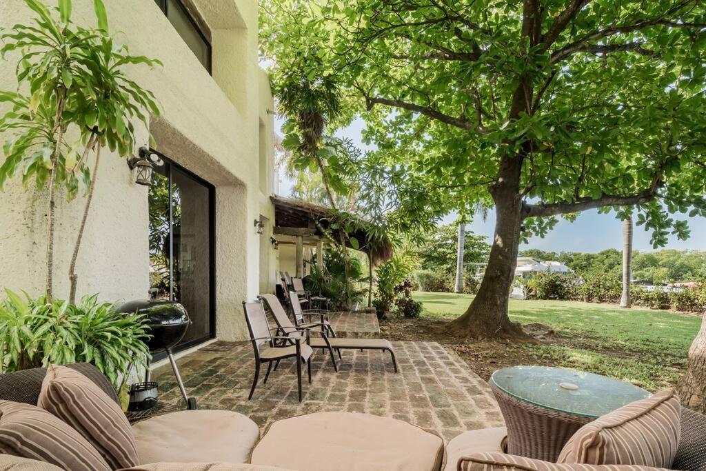 *villa Sicilia Lagoon Front By Casa Paraiso* Villa *
