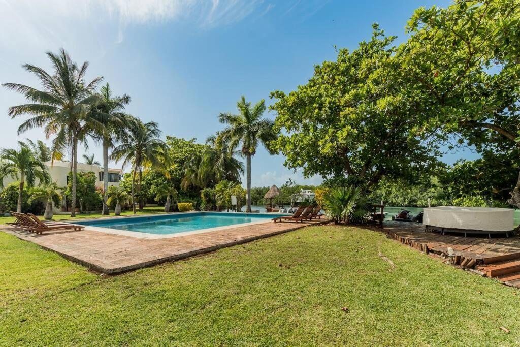 *villa Sicilia Lagoon Front By Casa Paraiso* Villa *