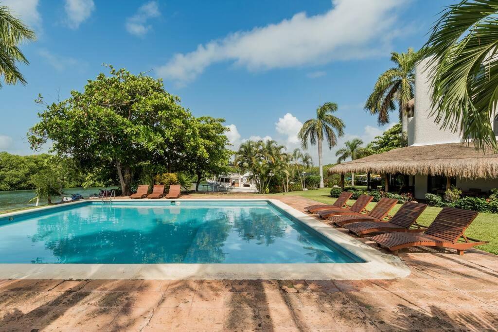 *villa Sicilia Lagoon Front By Casa Paraiso* *