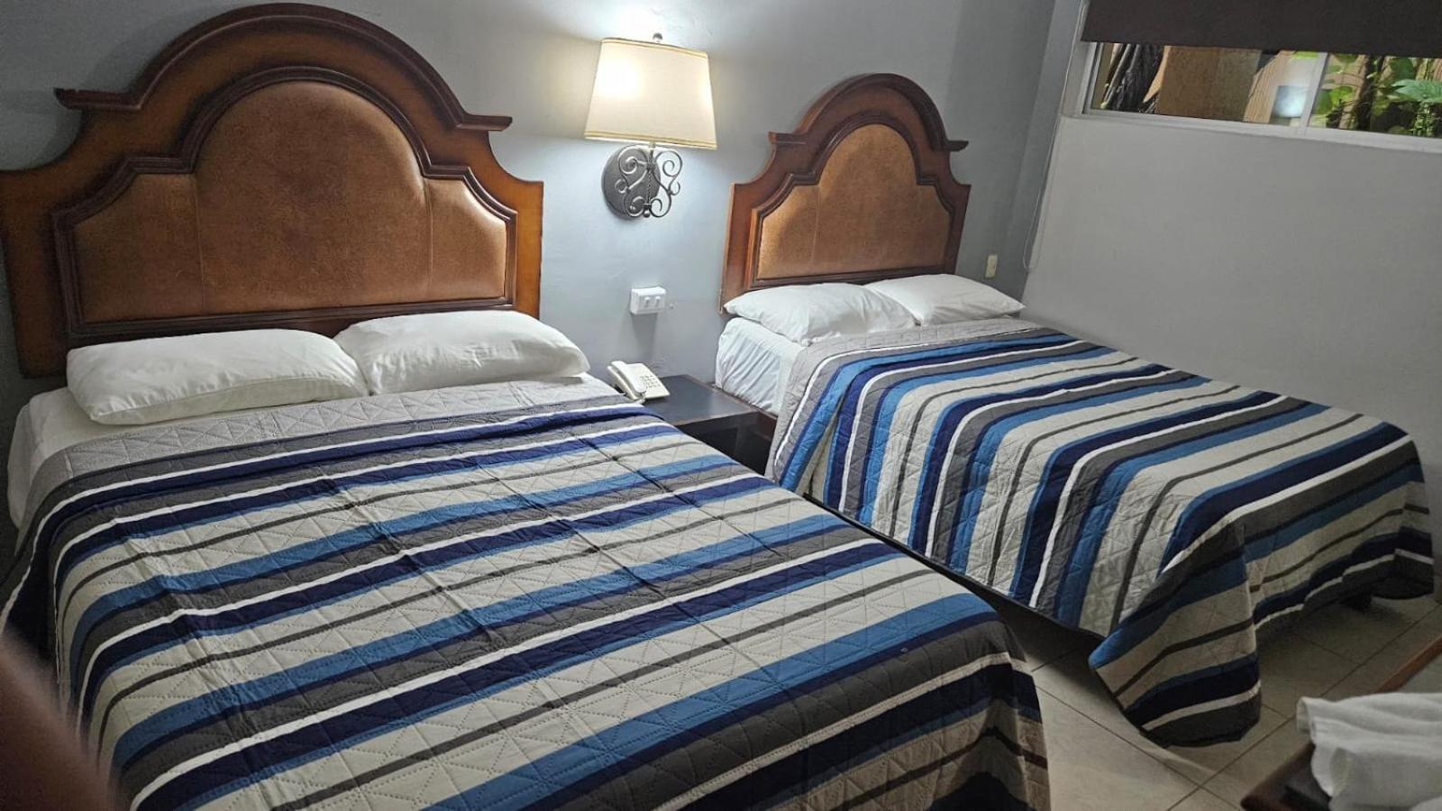 Colonial 3*
