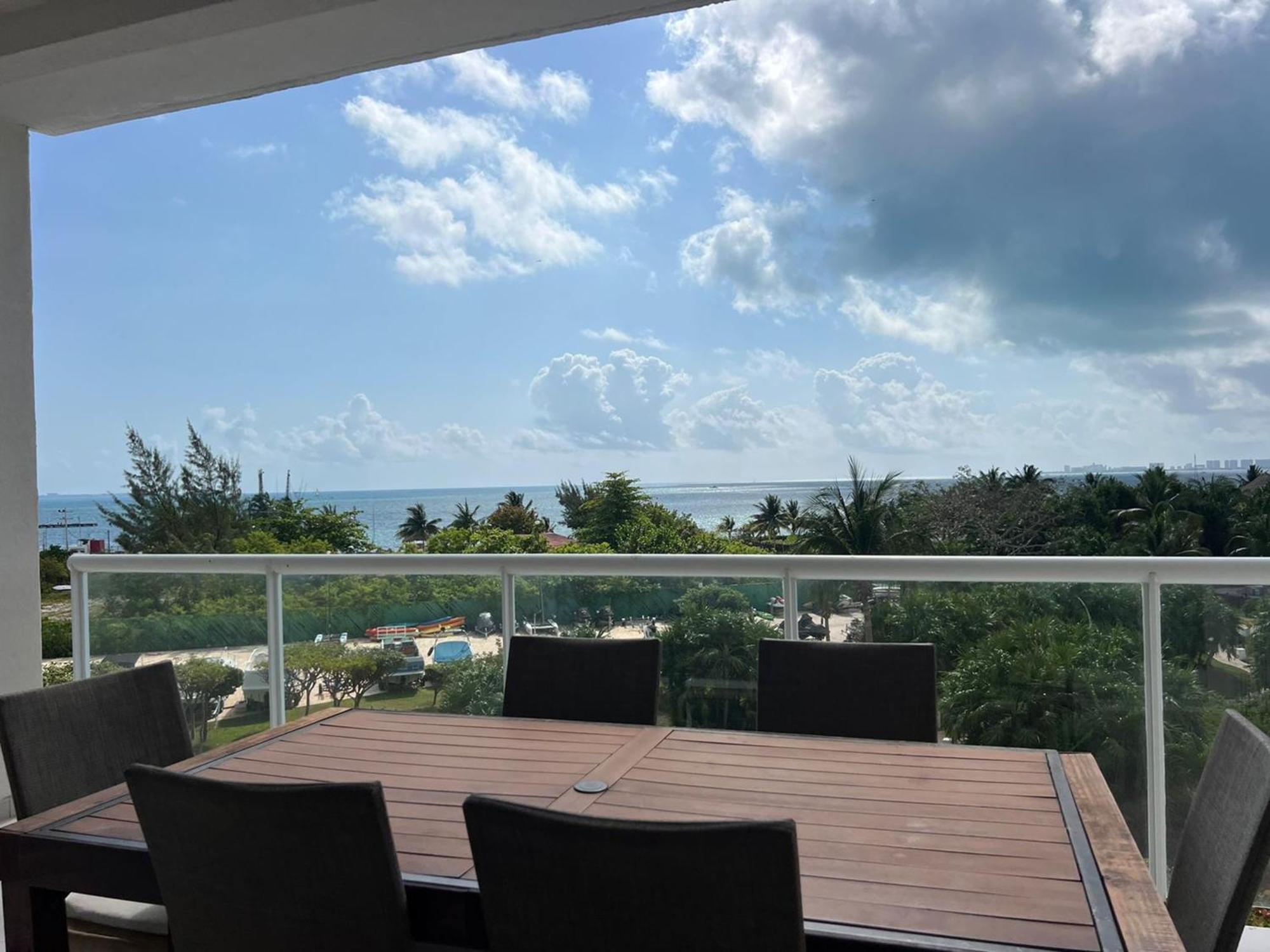New Beachfront Luxury * Cancún