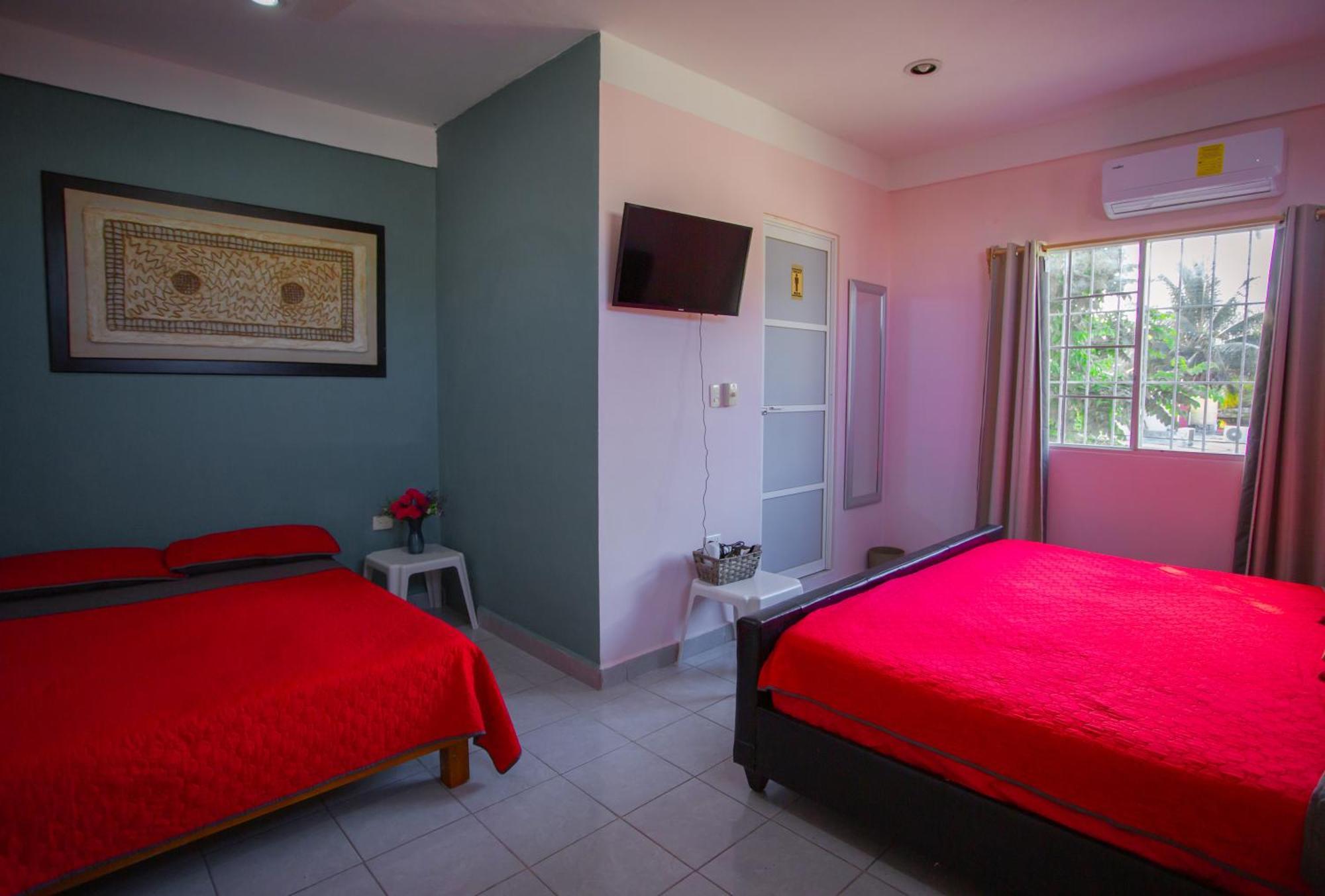 Centrico Y Comodo Departamento, Sobre Avenida Principal En Cancun. Apartment *