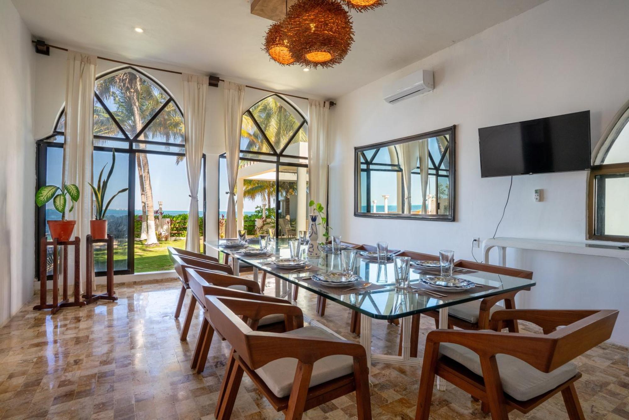 Unique 5br Beachfront W/ Private Pool! Cancún