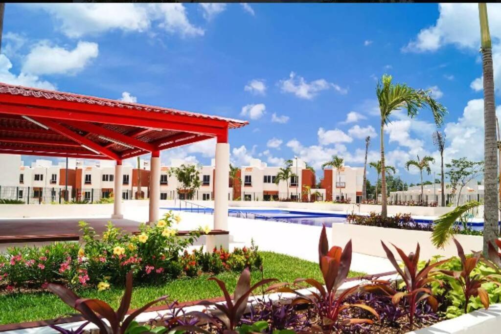 Family With Pool And Water Park Cancún