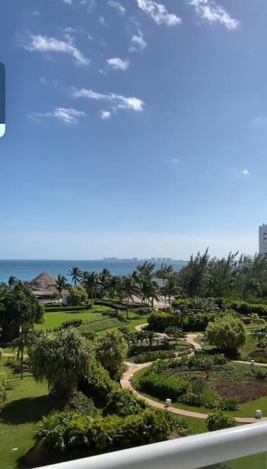 Luxury Beachfront Apartamento