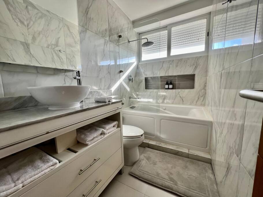 Luxury Beachfront Apartamento