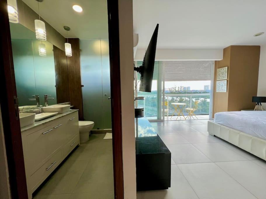 Luxury Beachfront Apartamento Cancún