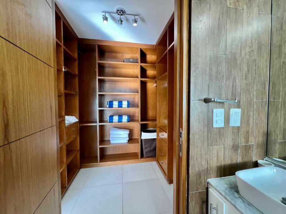 Luxury Beachfront Apartamento