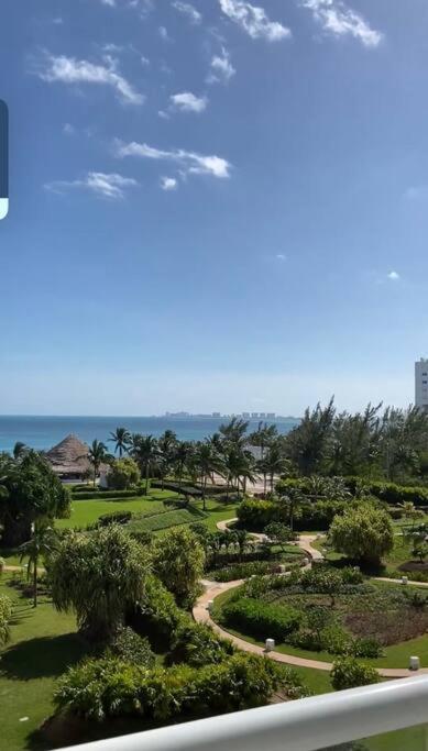 Luxury Beachfront Amara