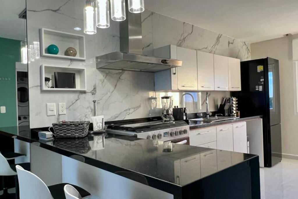 Luxury Beachfront Amara Apartamento