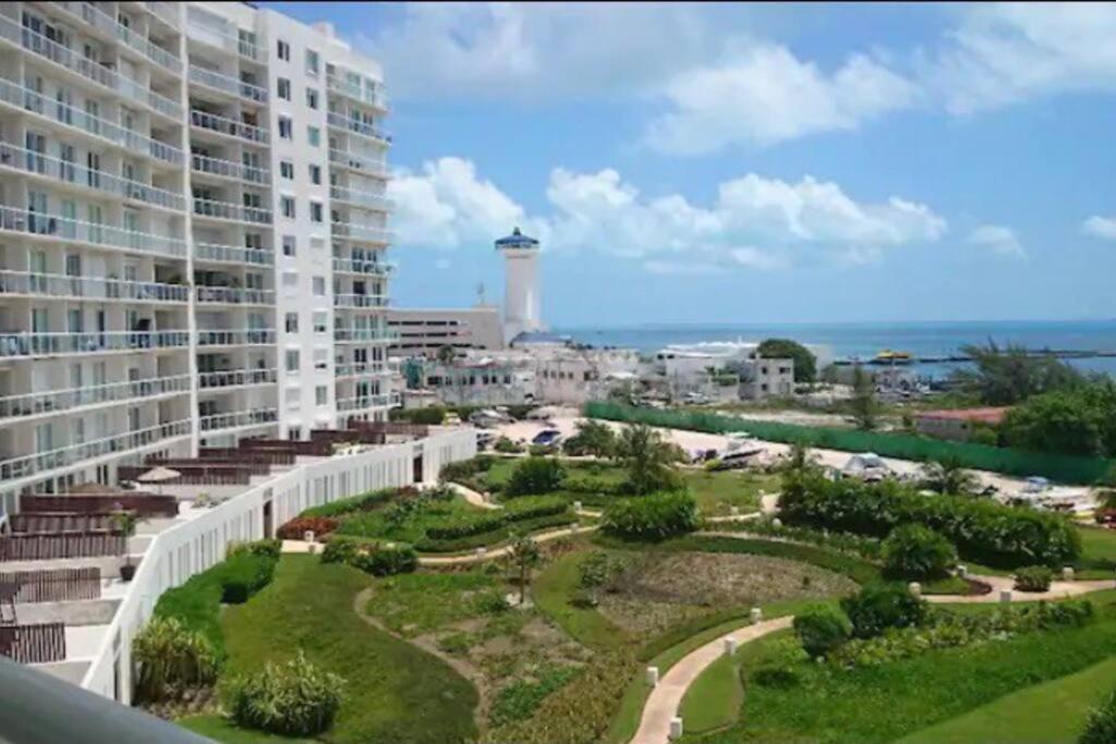 Luxury Beachfront Amara *