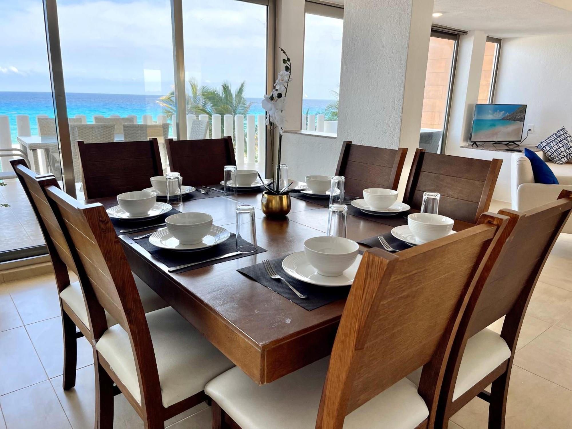 Сasa de vacaciones Beachfront With Pool & Stunning Views