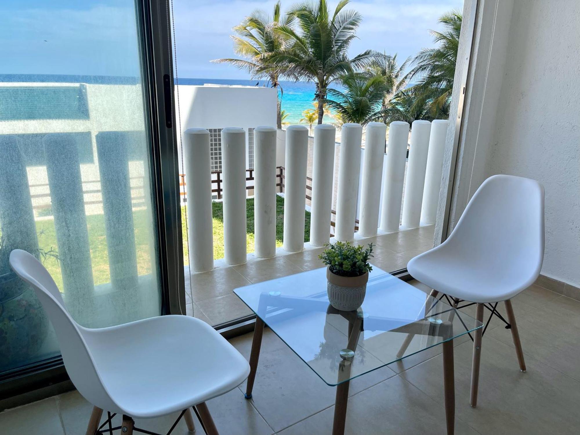 Сasa de vacaciones Beachfront With Pool & Stunning Views *