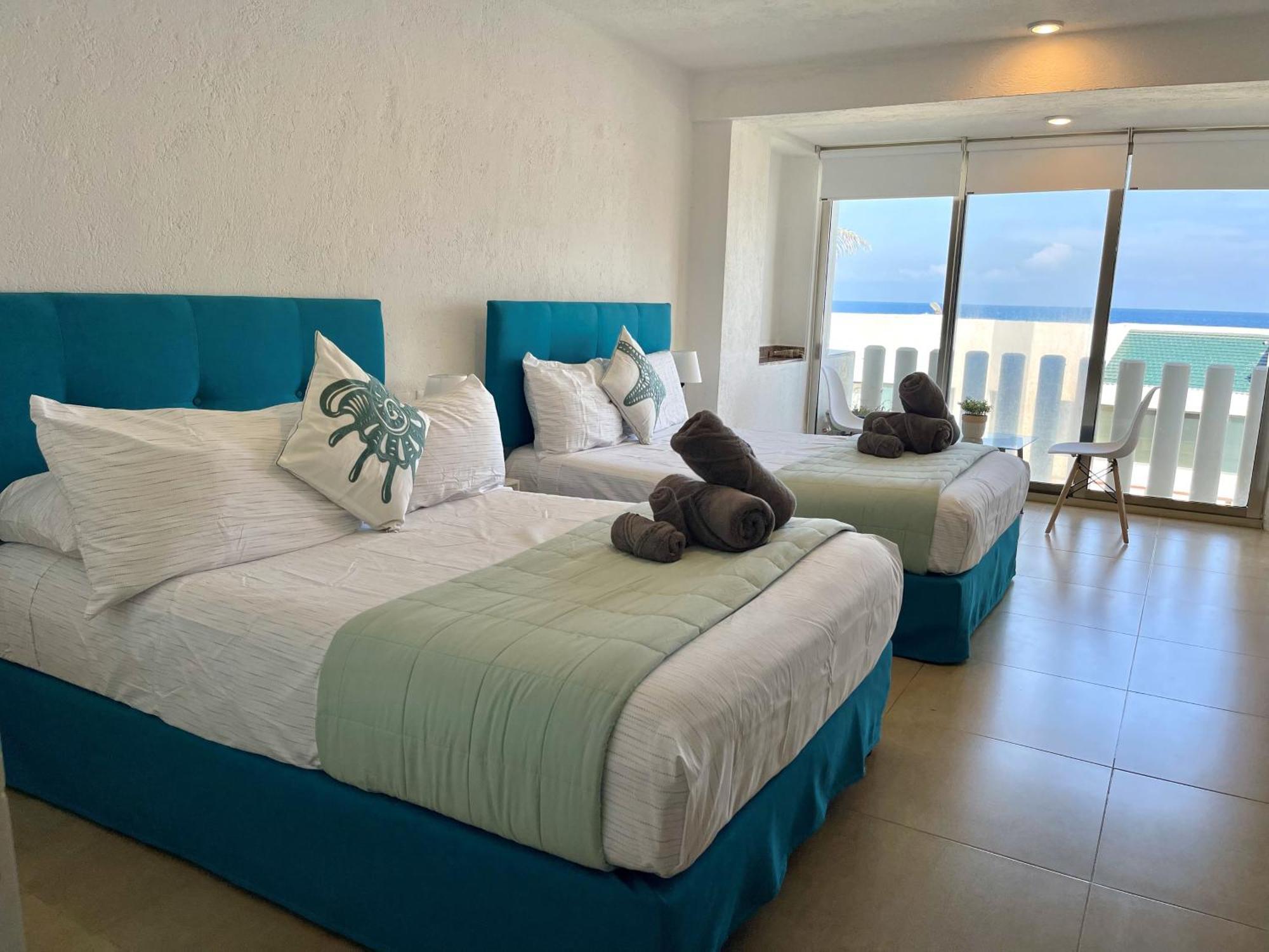 Beachfront With Pool & Stunning Views Сasa de vacaciones *
